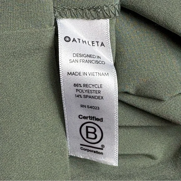 Athleta Sutton Romper Size 10 Green Lightweight Tie Waist Wrinkle Resistant - Picture 13 of 14